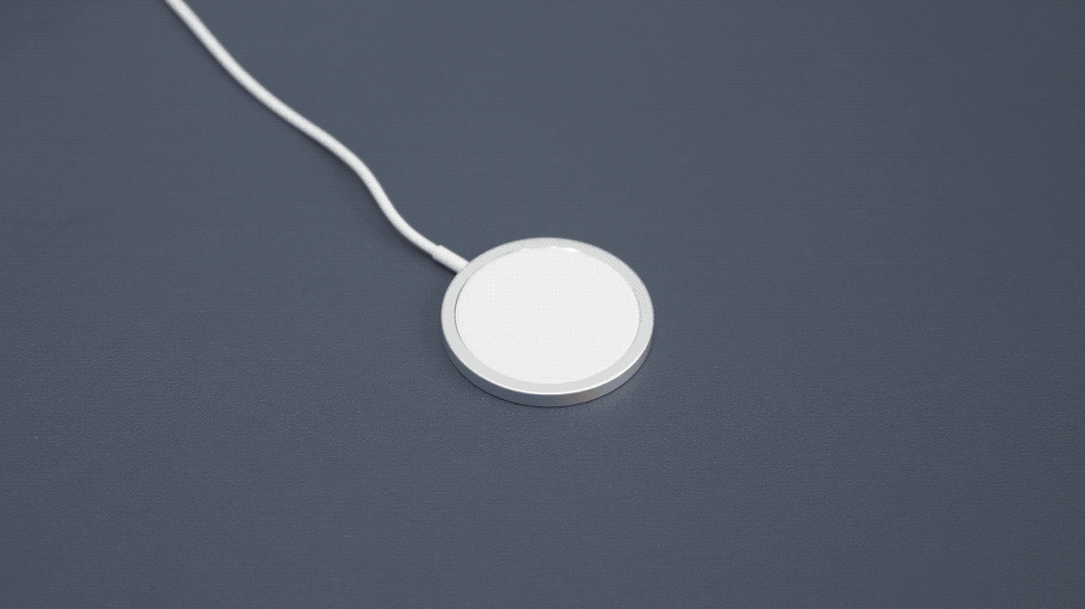 盱眙苹果手机维修分享iPhone 12 搭配 Magsafe 无线充电体验如何 